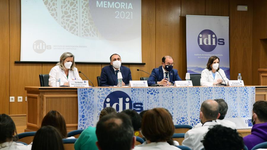 O acto de presentación contou coa intervención do reitor da USC, Antonio López; do conselleiro de Sanidade da Xunta de Galicia, Julio García Comesaña; da xerente da área Sanitaria, Eloína Núñez e a directora científica do IDIS, Luz Couce. FOTO: Santi Alvite O acto de presentación contou coa intervención do reitor da USC, Antonio López; do conselleiro de Sanidade da Xunta de Galicia, Julio García Comesaña; da xerente da área Sanitaria, Eloína Núñez e a directora científica do IDIS, Luz Couce. FOTO: Santi Alvite