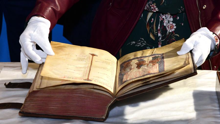 O Libro de horas de Fernando I foi un encargo da raíña Sancha a modo de agasallo para o seu marido, Fernando I de Castela, no marco dunha estratexia de lexitimación dos seus dereitos, cuestionados pola aristocracia. FOTO: Santi Alvite O Libro de horas de Fernando I foi un encargo da raíña Sancha a modo de agasallo para o seu marido, Fernando I de Castela, no marco dunha estratexia de lexitimación dos seus dereitos, cuestionados pola aristocracia. FOTO: Santi Alvite