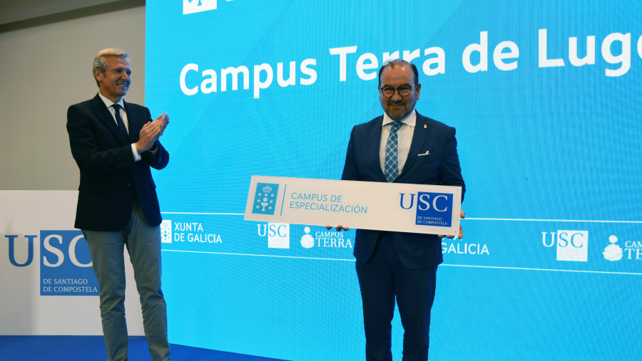 Antonio López amosa a placa de Campus de Especialización en presenza de Alfonso Rueda Antonio López amosa a placa de Campus de Especialización en presenza de Alfonso Rueda