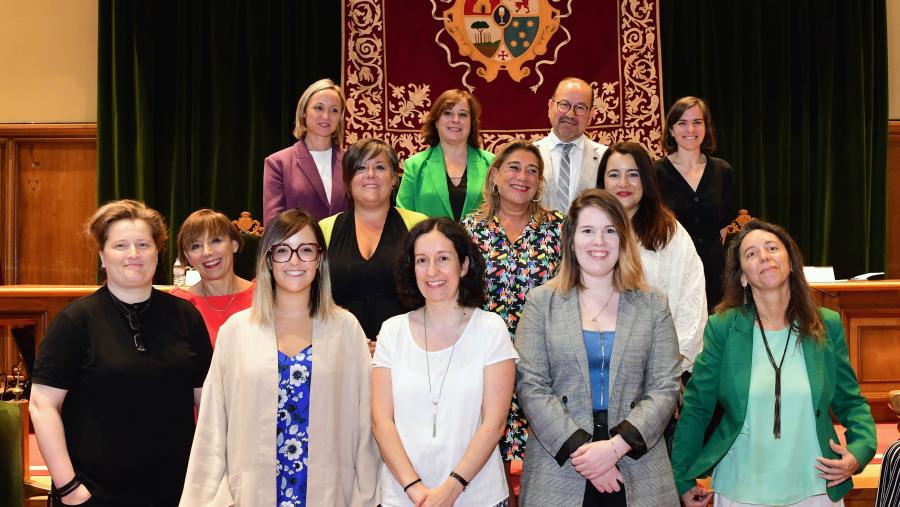 Foto de familia de autoridades e premiadas. FOTO: Santi Alvite Foto de familia de autoridades e premiadas. FOTO: Santi Alvite