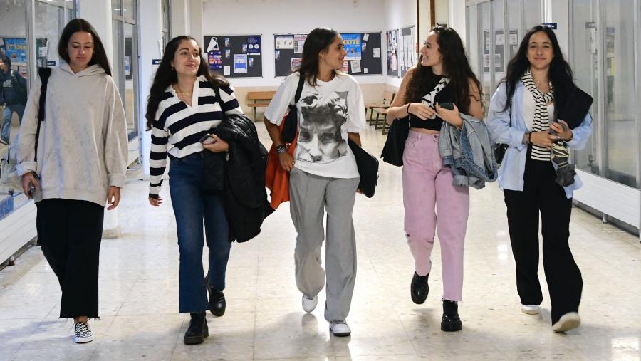 “Dialogar para conseguir satisfacer as necesidades” deste colectivo universitario é, en palabras do presidente do Consello, unha das principais misións deste órgano. Imaxe de arquivo de alumnado da USCFOTO: Santi Alvite “Dialogar para conseguir satisfacer as necesidades” deste colectivo universitario é, en palabras do presidente do Consello, unha das principais misións deste órgano. Imaxe de arquivo de alumnado da USCFOTO: Santi Alvite