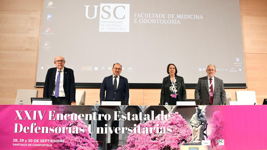 De esquerda a dereita, Julián Álvarez, Antonio López, Milagros Alario e Miguel Alcaraz. Foto: Santi Alvite De esquerda a dereita, Julián Álvarez, Antonio López, Milagros Alario e Miguel Alcaraz. Foto: Santi Alvite