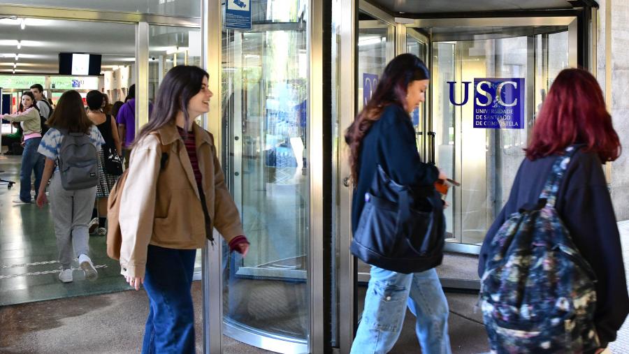 No relativo á proxección internacional, o ránking toma en consideración a habilidade de cada institución para captar alumnado foráneo. Imaxe de arquivo de alumnado da USC en Filoloxía. FOTO: Santi Alvite No relativo á proxección internacional, o ránking toma en consideración a habilidade de cada institución para captar alumnado foráneo. Imaxe de arquivo de alumnado da USC en Filoloxía. FOTO: Santi Alvite