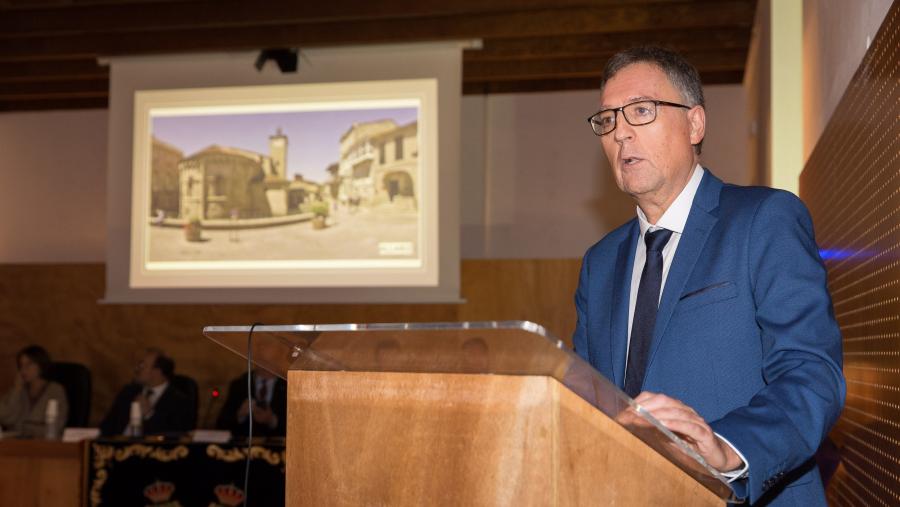 José Luis Mascareñas pronunciou o seu discurso de ingreso, titulado ‘Ciencia, Catálise e Vida’, que foi contestado en nome da RAGC polo académico Franco Fernández González José Luis Mascareñas pronunciou o seu discurso de ingreso, titulado ‘Ciencia, Catálise e Vida’, que foi contestado en nome da RAGC polo académico Franco Fernández González