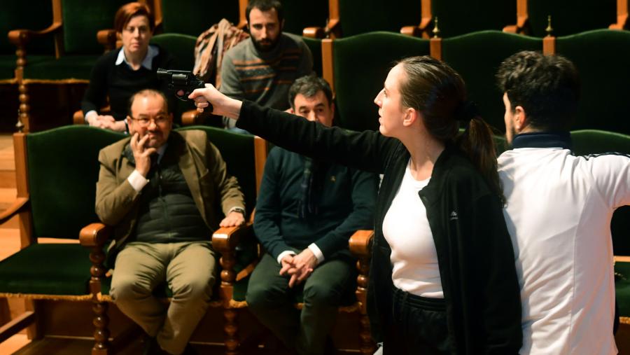 O reitor Antonio López e o conselleiro de Cultura, Educación, FP e Universidades, Román Rodríguez, asistiron aos ensaios xunto coa vicerreitora Pilar Murias. FOTO: Santi Alvite O reitor Antonio López e o conselleiro de Cultura, Educación, FP e Universidades, Román Rodríguez, asistiron aos ensaios xunto coa vicerreitora Pilar Murias. FOTO: Santi Alvite