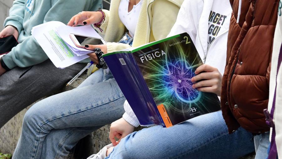 Esta formación, á que accederán unha vintena de docentes, tamén porá o foco en acrecentar o coñecemento e destrezas de manexo das emocións e sentimentos dos estudantes. FOTO: Santi Alvite Esta formación, á que accederán unha vintena de docentes, tamén porá o foco en acrecentar o coñecemento e destrezas de manexo das emocións e sentimentos dos estudantes. FOTO: Santi Alvite