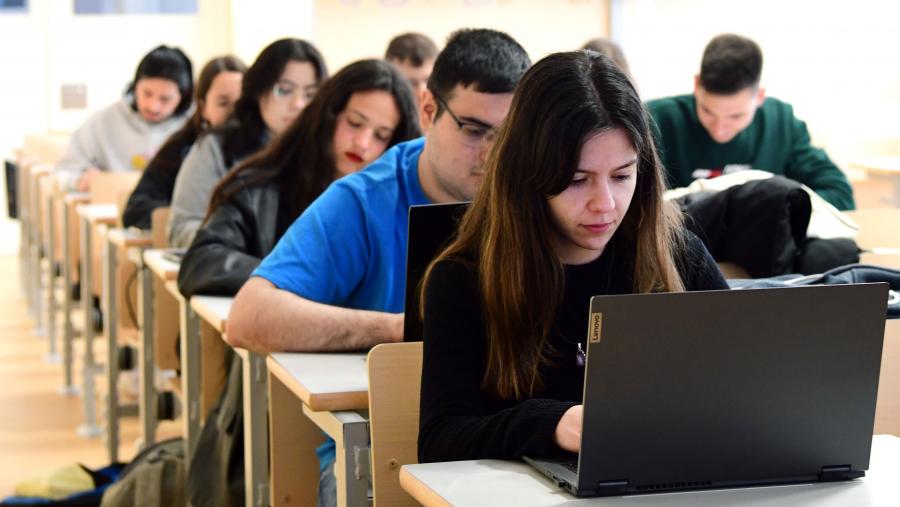 O certame diríxese a alumnado matriculado en titulacións oficiais de grao ou mestrado no curso 2022-2023. FOTO: Santi Alvite O certame diríxese a alumnado matriculado en titulacións oficiais de grao ou mestrado no curso 2022-2023. FOTO: Santi Alvite