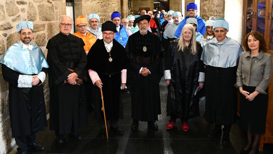 De esquerda a dereita, Henrique Monteagudo, Ivo Castro, Antonio López, Rui Vieira de Castro, Mary Beard, Pedro López Barja de Quiroga e Dulce María García Mella. FOTO: Santi Alvite De esquerda a dereita, Henrique Monteagudo, Ivo Castro, Antonio López, Rui Vieira de Castro, Mary Beard, Pedro López Barja de Quiroga e Dulce María García Mella. FOTO: Santi Alvite