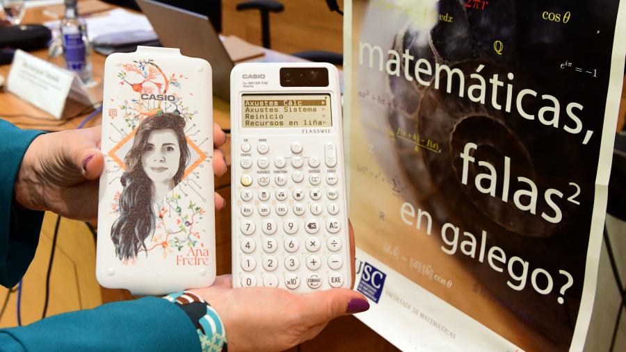 A imaxe de Ana Freire acompaña o novo modelo de calculadora. FOTO: Santi Alvite A imaxe de Ana Freire acompaña o novo modelo de calculadora. FOTO: Santi Alvite