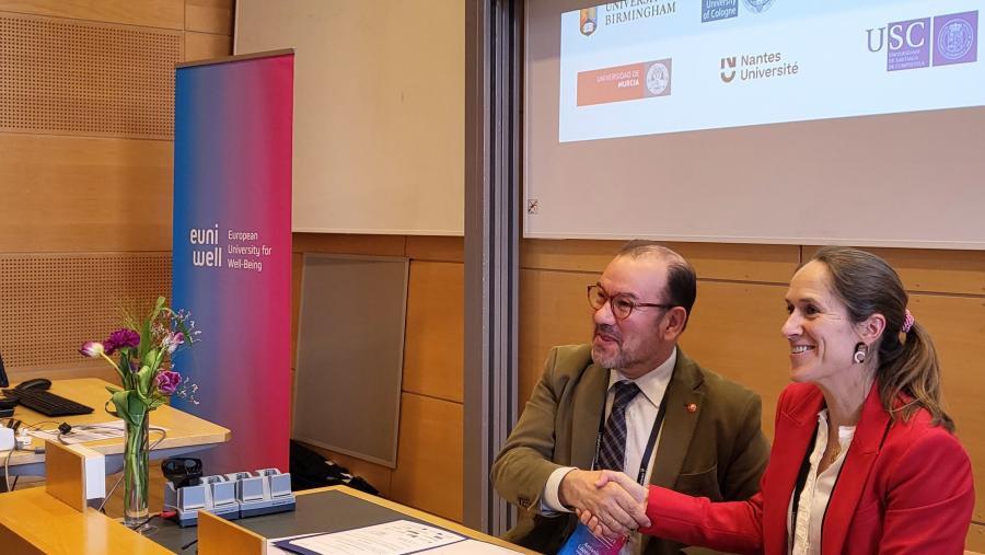 Antonio López e Beatrix Busse. FOTO: EUniWell Antonio López e Beatrix Busse. FOTO: EUniWell