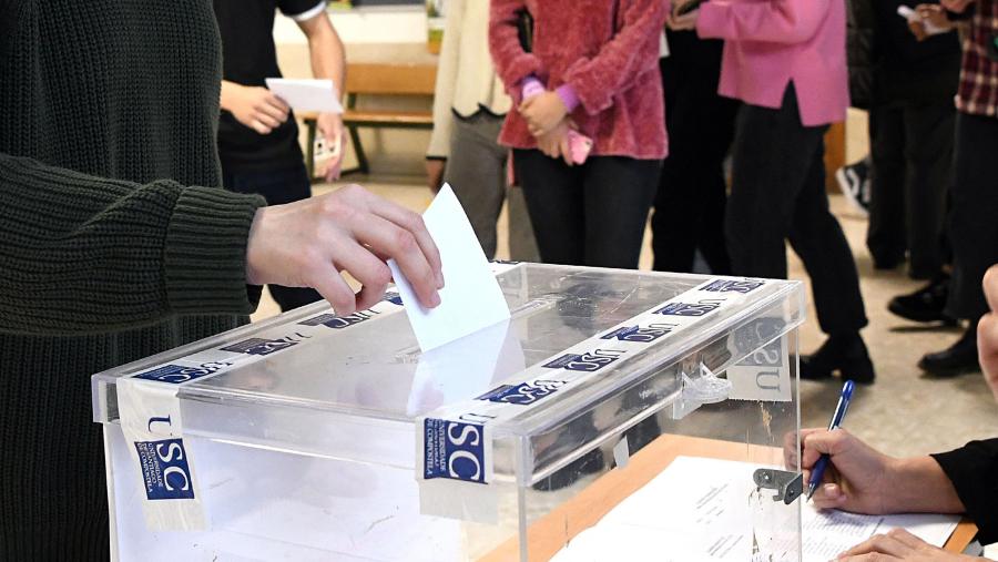 Está chamado a participar no proceso o PDI e o PAS, tanto laboral como funcionario. FOTO: Santi Alvite Está chamado a participar no proceso o PDI e o PAS, tanto laboral como funcionario. FOTO: Santi Alvite