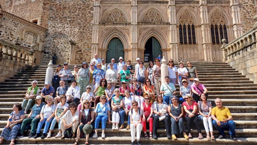 Alumnado de IV Ciclo da USC, no santuario da Virxe de Guadalupe, en Cáceres Alumnado de IV Ciclo da USC, no santuario da Virxe de Guadalupe, en Cáceres