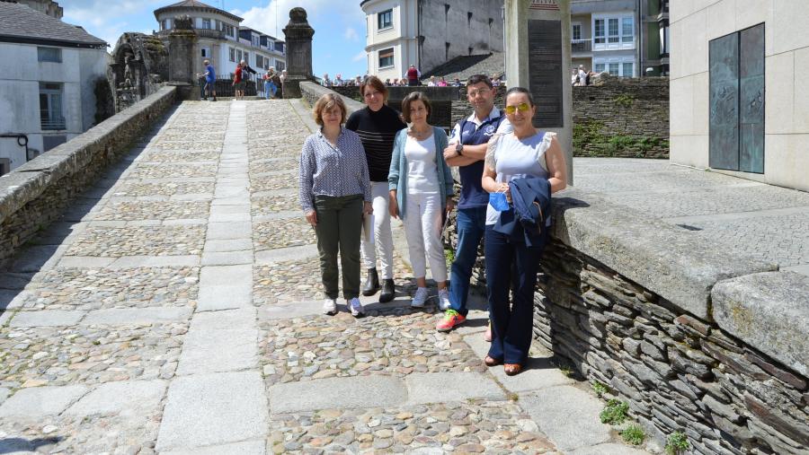 De esquerda a dereita, Salin, Bertrand, López, Fraga e Freire, na muralla romana de Lugo De esquerda a dereita, Salin, Bertrand, López, Fraga e Freire, na muralla romana de Lugo