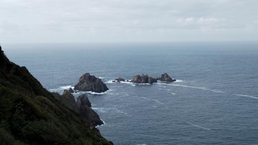 Vistas de solos rocosos do Xeoparque Cabo Ortegal Vistas de solos rocosos do Xeoparque Cabo Ortegal