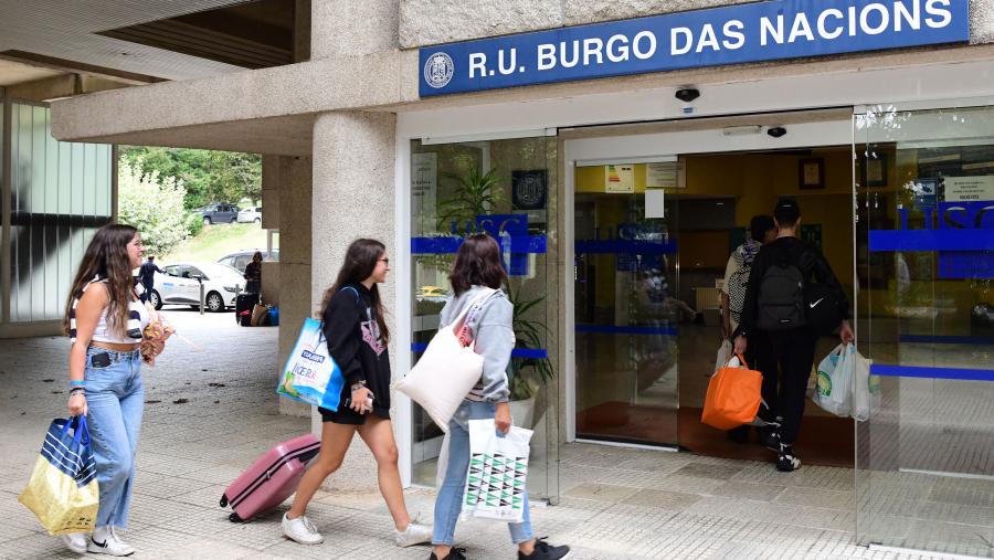 As persoas admitidas nos distintos centros teñen ata o 7 de agosto para confirmar a súa solicitude e facer efectiva a reserva da praza. Fonte: Santi Alvite. As persoas admitidas nos distintos centros teñen ata o 7 de agosto para confirmar a súa solicitude e facer efectiva a reserva da praza. Fonte: Santi Alvite.