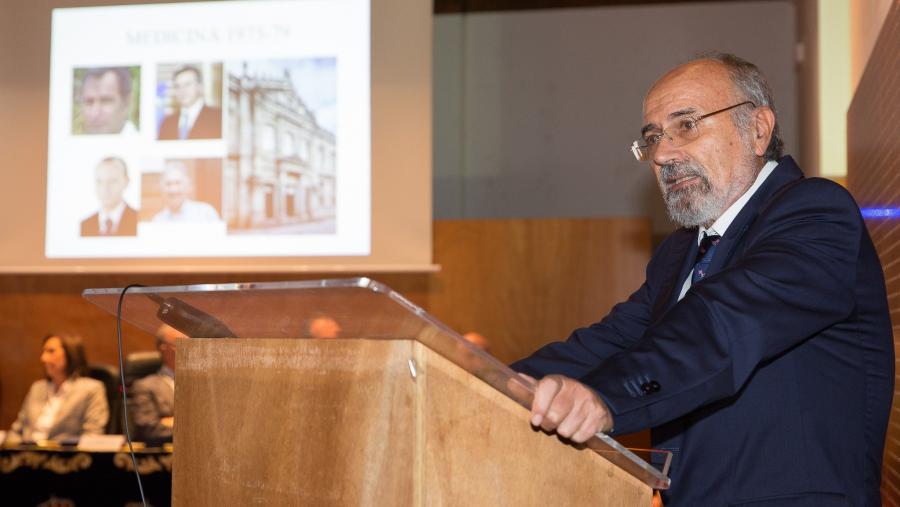 Carlos Diéguez pronunciou o discurso ‘Máis aló do hipotálamo: unha viaxe compartida’. FOTO: Suso Rivas Carlos Diéguez pronunciou o discurso ‘Máis aló do hipotálamo: unha viaxe compartida’. FOTO: Suso Rivas
