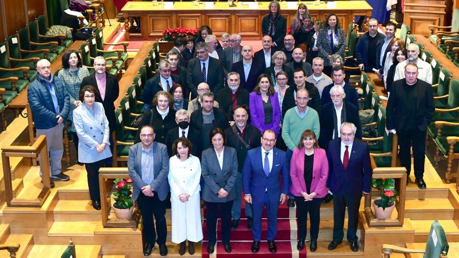 Foto de familia con todas as persoas participantes no acto. FOTO: Santi Alvite Foto de familia con todas as persoas participantes no acto. FOTO: Santi Alvite