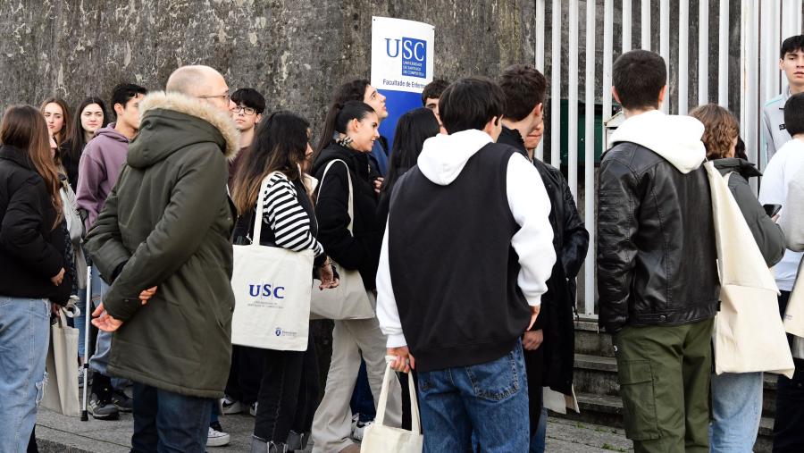 Nesta actividade ofrécese aos estudantes de Ensino Medio unha oportunidade de contacto directo coa Universidade. FOTO: Santi Alvite Nesta actividade ofrécese aos estudantes de Ensino Medio unha oportunidade de contacto directo coa Universidade. FOTO: Santi Alvite
