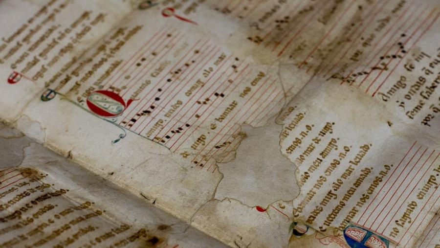 Detalle da mostra 'Pergamiño Vindel. Un tesouro en sete cantigas'. FOTO: Xunta Detalle da mostra 'Pergamiño Vindel. Un tesouro en sete cantigas'. FOTO: Xunta