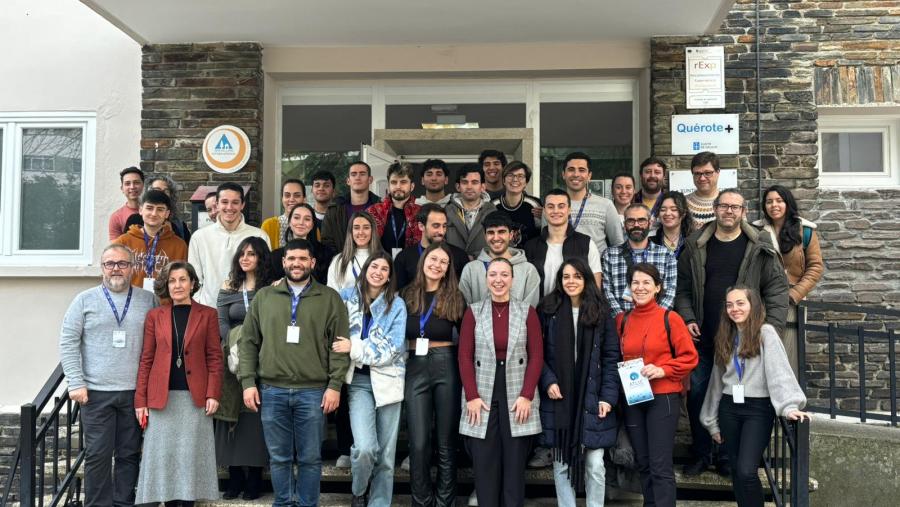 Elvira López Mosquera, con participantes na primeria sesión do proxecto ATLIC celebrada en Lugo Elvira López Mosquera, con participantes na primeria sesión do proxecto ATLIC celebrada en Lugo