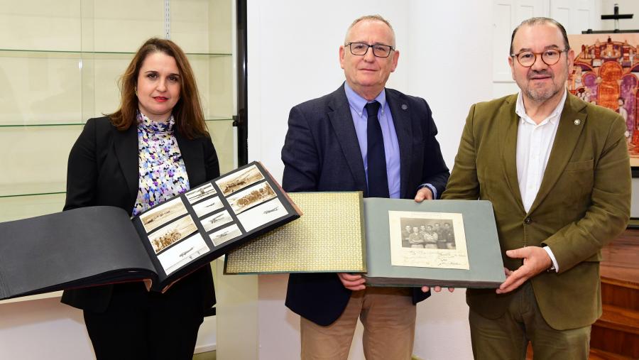 De esquerda a dereita, Désirée Mª Domínguez Pallas, Juan Blanco e Antonio López. FOTO: Santi Alvite De esquerda a dereita, Désirée Mª Domínguez Pallas, Juan Blanco e Antonio López. FOTO: Santi Alvite