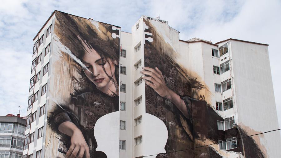 A violonchelista de Sfhir, en Fene, primeiro premio no Street Art Cities 2023 A violonchelista de Sfhir, en Fene, primeiro premio no Street Art Cities 2023