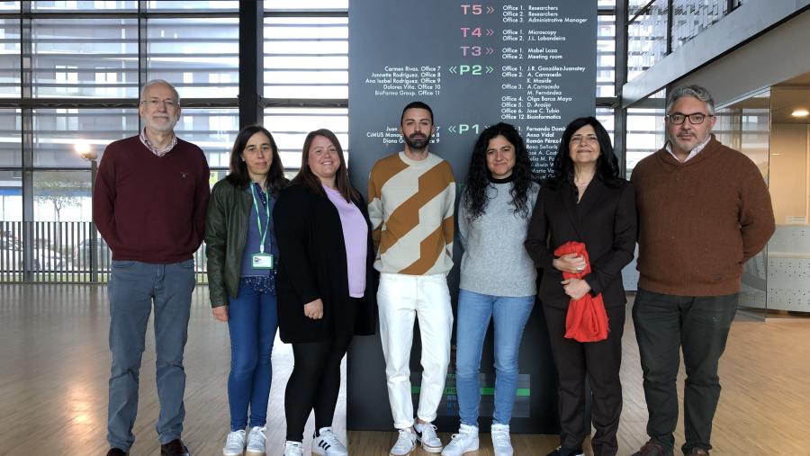 De esquerda a dereita, o grupo autor da investigación: José Manuel Cameselle, Susana Bravo, María Suárez, Miguel Chenlo, Sihara Pérez, Clara Álvarez e Narciso Blanco. De esquerda a dereita, o grupo autor da investigación: José Manuel Cameselle, Susana Bravo, María Suárez, Miguel Chenlo, Sihara Pérez, Clara Álvarez e Narciso Blanco.
