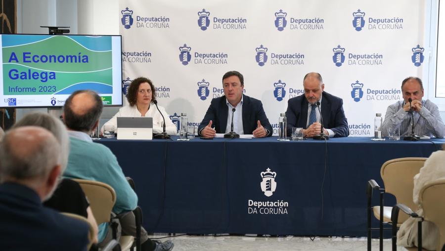 O volume presentouse na Deputación da Coruña. Foto: deputación da Coruña O volume presentouse na Deputación da Coruña. Foto: deputación da Coruña