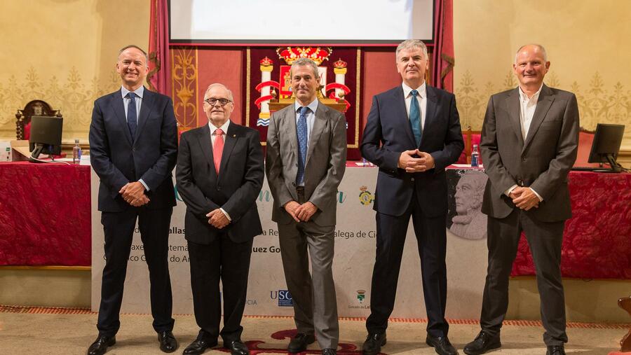 De esquerda a dereita, Diego peña, Antonio Figueiras (CSIC), Pedro Arias (UVigo), Santiago Lago e Alberto Bugarín. Foto: RAGC De esquerda a dereita, Diego peña, Antonio Figueiras (CSIC), Pedro Arias (UVigo), Santiago Lago e Alberto Bugarín. Foto: RAGC