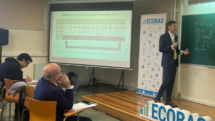 Esta formación afonda nas técnicas máis innovadoras e avanzadas que se poden empregar na actualidade para a investigación en ciencia económica Esta formación afonda nas técnicas máis innovadoras e avanzadas que se poden empregar na actualidade para a investigación en ciencia económica