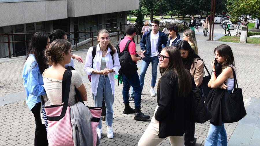 A efectos de participar no premio de 1.500 euros que outorga o Consello Social ao estudante mellor valorada/o en prácticas é moi importante que ao rematar a práctica o titor ou titora externo/a achegue o informe de finalización. FOTO: Santi Alvite A efectos de participar no premio de 1.500 euros que outorga o Consello Social ao estudante mellor valorada/o en prácticas é moi importante que ao rematar a práctica o titor ou titora externo/a achegue o informe de finalización. FOTO: Santi Alvite