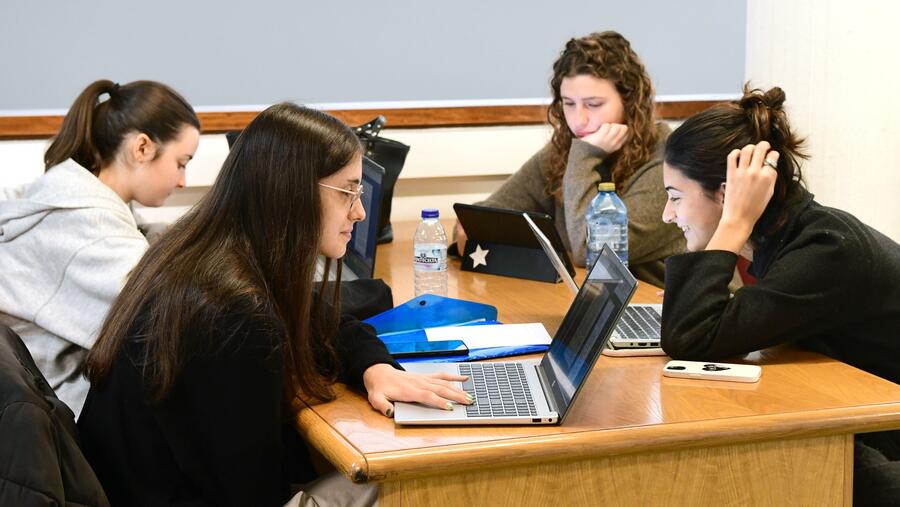 Imaxe de arquivo de estudantado na USC. FOTO: Santi Alvite Imaxe de arquivo de estudantado na USC. FOTO: Santi Alvite