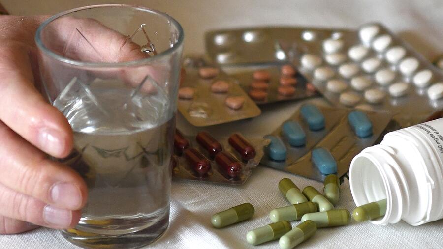 O traballo que describe a evolución do consumo de hipnosedantes en España. FOTO: Santi Alvite O traballo que describe a evolución do consumo de hipnosedantes en España. FOTO: Santi Alvite