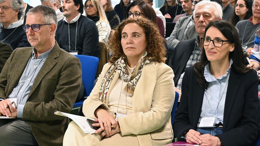 De dereita a esquerda, Rosa Crujeiras, María Loureiro e Lourenzo Fernández. Foto: Santi Alvite De dereita a esquerda, Rosa Crujeiras, María Loureiro e Lourenzo Fernández. Foto: Santi Alvite