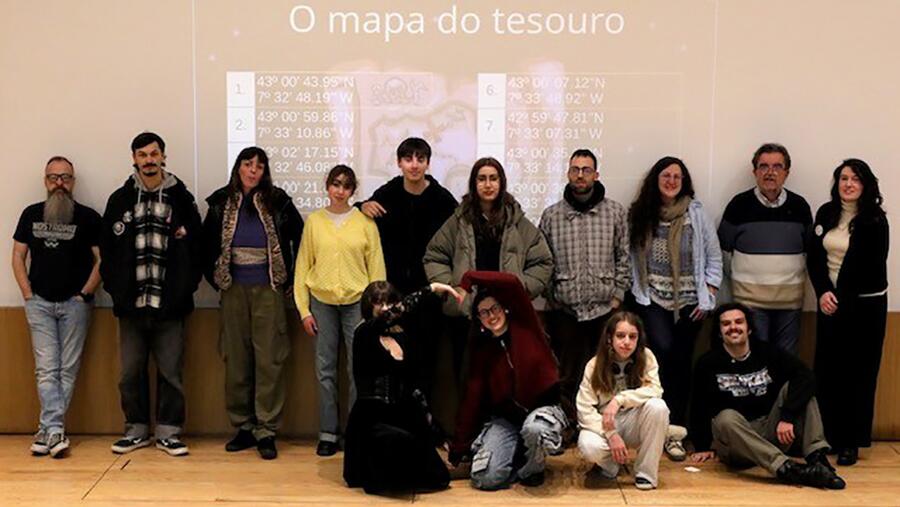 Foto de familia das persoas participantes Foto de familia das persoas participantes