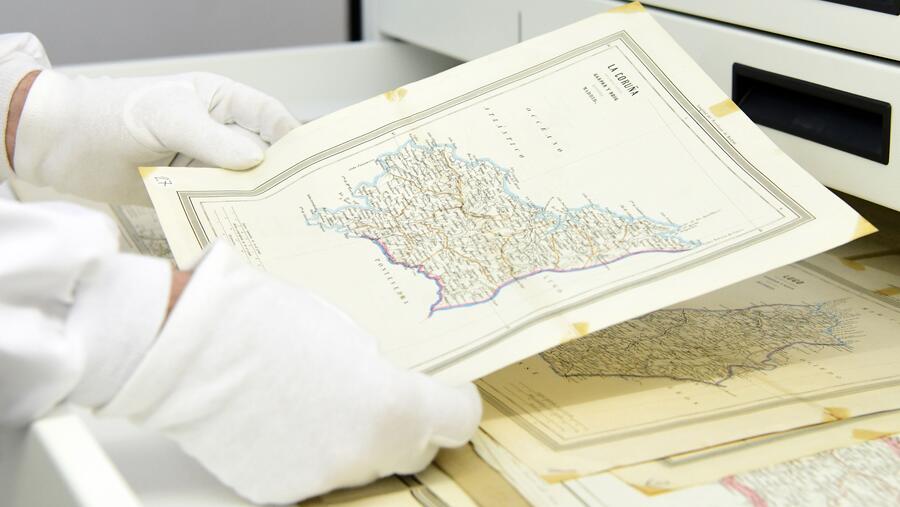 Imaxe de documentación no Arquivo Histórico da USC. FOTO: Santi Alvite