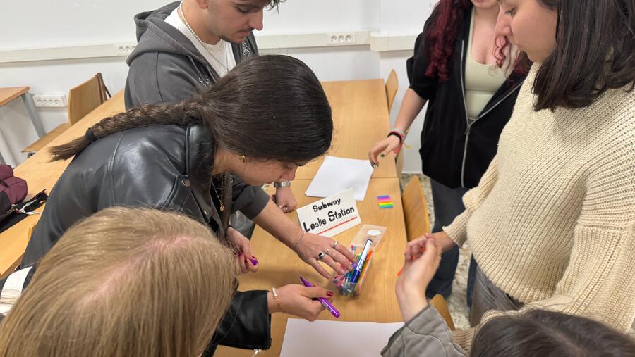 O estudantado desenvolve estes días obradoiros presenciais O estudantado desenvolve estes días obradoiros presenciais