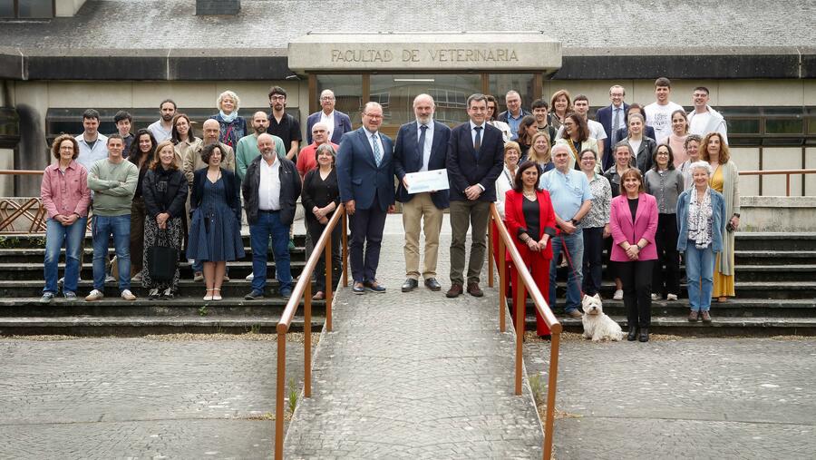 Foto de familia coa comunidade do centro ao remate do acto Foto de familia coa comunidade do centro ao remate do acto