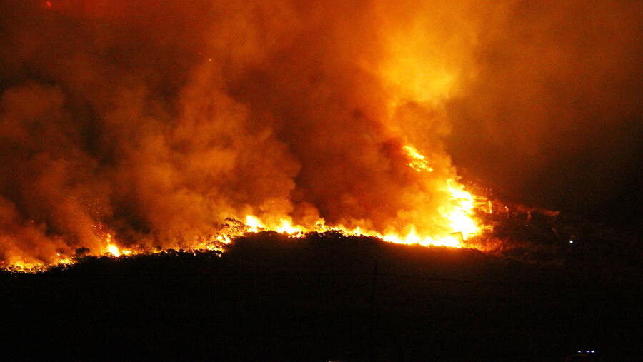Incendio en Cabo Silleiro. Foto: Flickr (Contando estrelas) Incendio en Cabo Silleiro. Foto: Flickr (Contando estrelas)