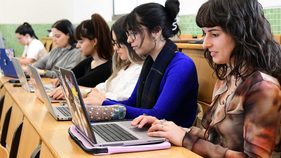 O propósito fundamental deste proxecto, impulsado pola Área de Orientación Laboral e Emprego, é mellorar as posibilidades de acceso ao mundo laboral do estudantado e persoas tituladas. FOTO: Santi Alvite O propósito fundamental deste proxecto, impulsado pola Área de Orientación Laboral e Emprego, é mellorar as posibilidades de acceso ao mundo laboral do estudantado e persoas tituladas. FOTO: Santi Alvite
